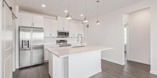 Like New Condo in Victory Ridge Gallery 9