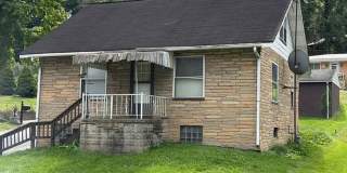 3 Bedroom Home-BlackHawk School Dist Gallery 1