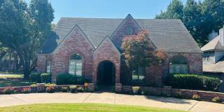 Gorgeous and spacious home in desirable Harvard Pointe on corner lot with circular drive in front. Gallery 1