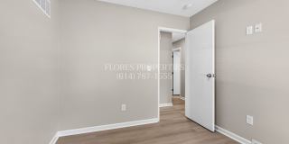 Modern Finishes & Hardwood Floors – 4BR Columbus Gem Gallery 20
