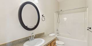 Spacious Sun-filled 3 bed 2.5 Bath Townhouse Gallery 23