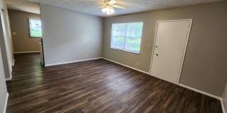 3 Bedroom Home in Bloomington Gallery 9