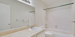 Top Floor Unit - Balcony - Elevator Access - Community Pool & Tennis Court Gallery 30