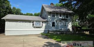 Beautiful Home with 4 Bedrooms, 2 Bathrooms and attached garage in Kansas City, Missouri Gallery 1