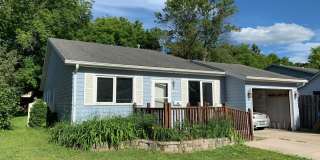 3 Bed, 2 Bath Home in North Fargo with a Fenced in Yard! Gallery 1