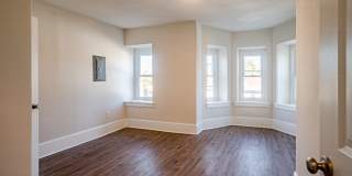 400 Bridge St Gallery 14