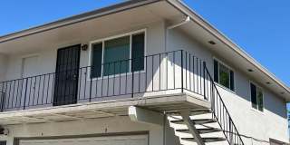 UPSTAIRS 2 BED UNIT IN ROSEVILLE!! Gallery 1
