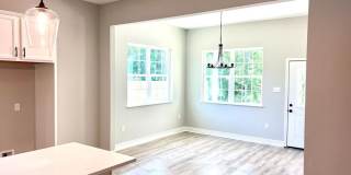 Spacious 3 Bedroom Home with Office on a Large Lot in Northwoods Gallery 5