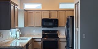 2 Bedroom, 2 Bath with Solar Panels Available Now! Gallery 5