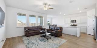 216 Post Oak Street Gallery 1