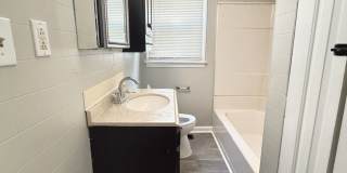 2 Bedroom, 1 Bathroom Home For Rent!! Gallery 7