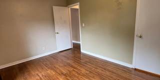 Cute 2 Bed 1 Bath Gallery 8