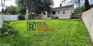 3 Bedroom 1 bath - 1 car garage - "Pet Negotiable" 3 Bedroom 1 bath - 1 car garage - "Pet Negotiable" Gallery 21