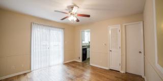 Monon Living Gallery 77