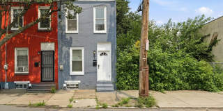 2BR/3BA Home | East Kensington Gallery 12