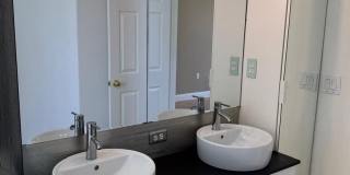 5 bedroom, 3.5 bath Pool Home Gallery 32