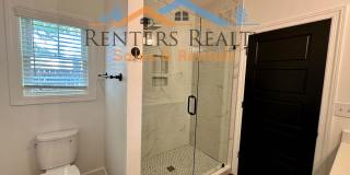 3 Bedroom House with Privacy Fence Gallery 20