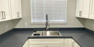 Fully Remodeled 2bedroom near downtown Gallery 5