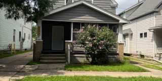 3 Beds - 2 Bath Single Family Gallery 1