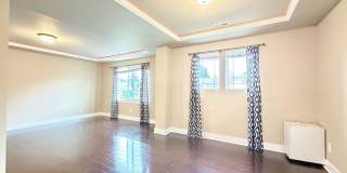Beautiful 4BR Home in Woodloch | 2-Car Garage, A/C & Bonus Loft Gallery 16
