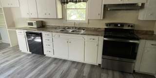 935 Allen Avenue Gallery 16