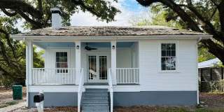 Stunning Renovated 3bedroom 2.5 bathroom Cottage Gallery 1