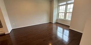 Gorgeous 4-Bed 3.5-Bath Townhouse next to Ft Meade Gallery 15