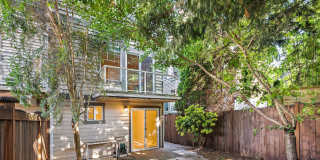 Spacious Greenwood Townhome - New Paint, Carpet and Water Heater!! Gallery 3