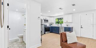 Charming 2BR House in Tampa Gallery 4