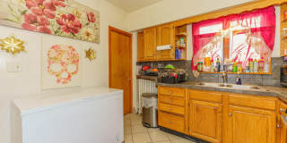 792 Washington Avenue Gallery 8