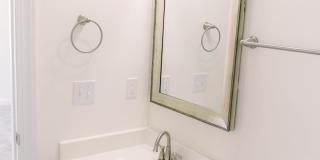 4426 Gold Flower Loop - 3D2 Gallery 8