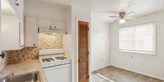 Bellevue Gardens Gallery 17