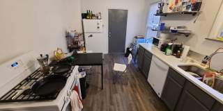 SPACIOUS 4 BEDROOM IN THE HEART OF OAKLAND - AVAILABLE FOR AUGUST Gallery 14