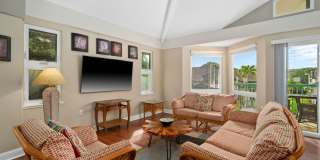 Furnished 3 Bedroom 3 Bath Condo Gallery 6