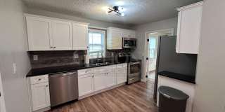 3 Bedroom Home in Oakland City Gallery 6