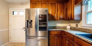 465-A Dobbs Road Gallery 12