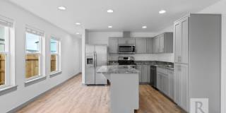 Beautiful New 3 Bedroom Townhome Gallery 7