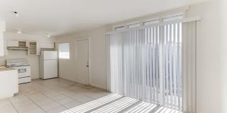 Bright  Spacious 2-Bedroom Upstairs Unit in Central Las Vegas! Gallery 1