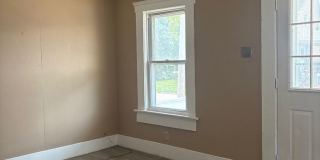 Charming 3 Bed Property at Prime Location Gallery 5