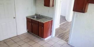 Charming 4-Bedroom Property in Prime Location Gallery 24