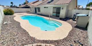 Comfortable single-story 3BD/2BA home with pool & spa in a guard-gated community Gallery 29