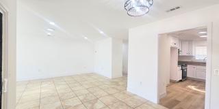 Single Story Senior Home 55+ community- Newly Remodeled- Ready To Move In. Gallery 5