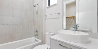 8225 NW 43rd St Gallery 25