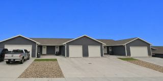 3 bedroom 2 bathroom townhome with 1 car garage Gallery 1