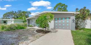 2/2 luxury pool home in Sarasota, unfurnished annual rental Gallery 3