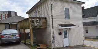 308 4th Street Gallery 1