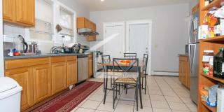 Huge 6 bed in Allston Gallery 8