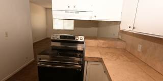 2 Bedroom Apartment - NO PETS - 2334 Lamb Blvd Gallery 9