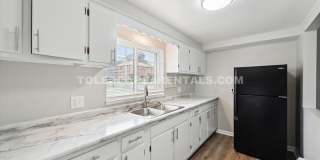 3424 Douglas Road Gallery 7