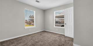 1602 W Elm Street Gallery 12